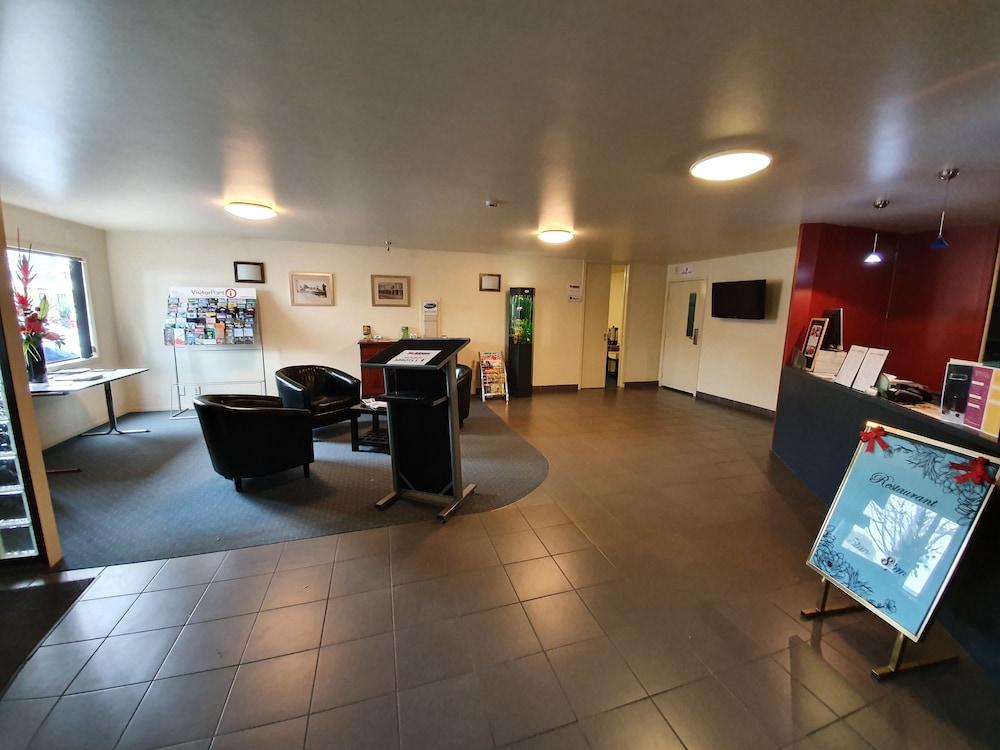 Abbots Hamilton - Hotel And Conference Centre Extérieur photo