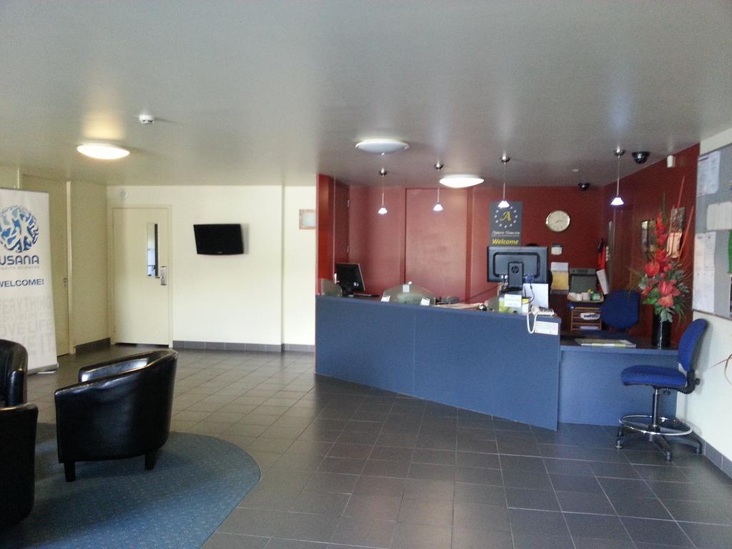 Abbots Hamilton - Hotel And Conference Centre Extérieur photo