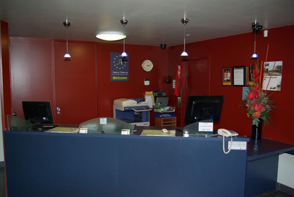 Abbots Hamilton - Hotel And Conference Centre Extérieur photo