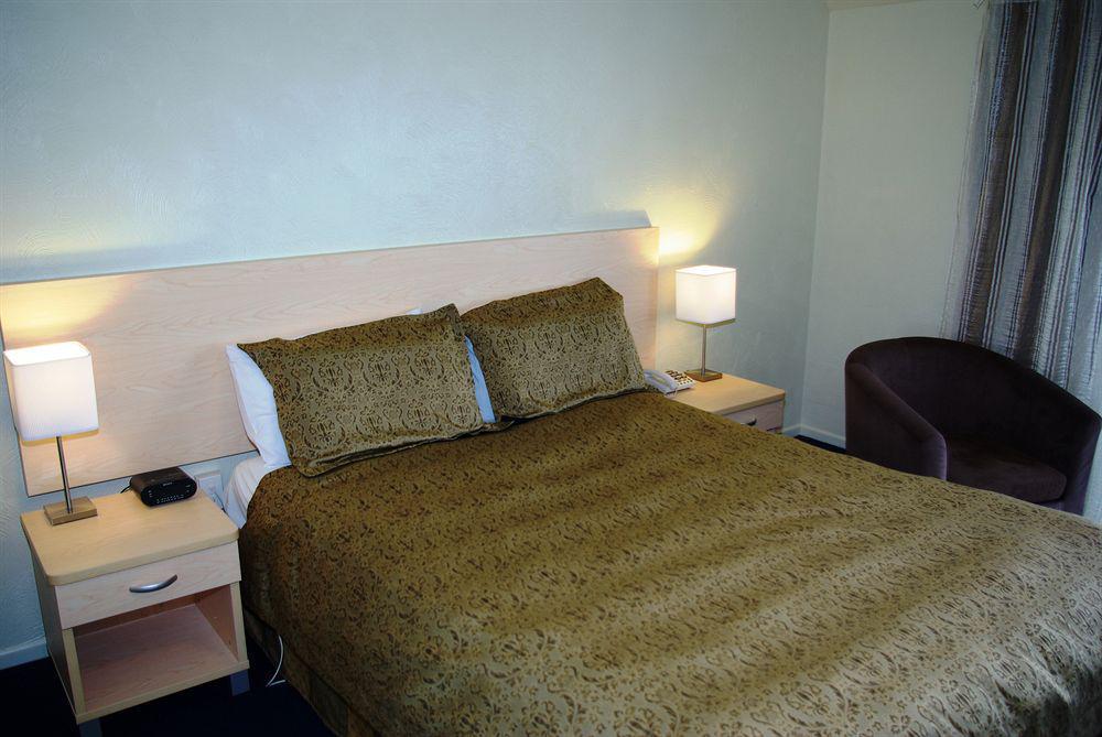 Abbots Hamilton - Hotel And Conference Centre Extérieur photo